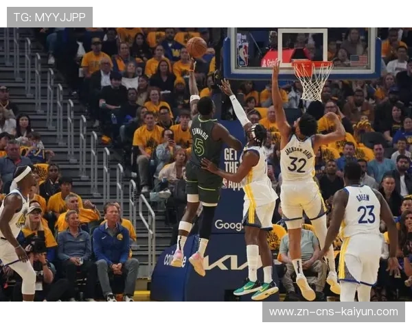 爱德华兹万分里程碑夜，森林狼主场击退骑士